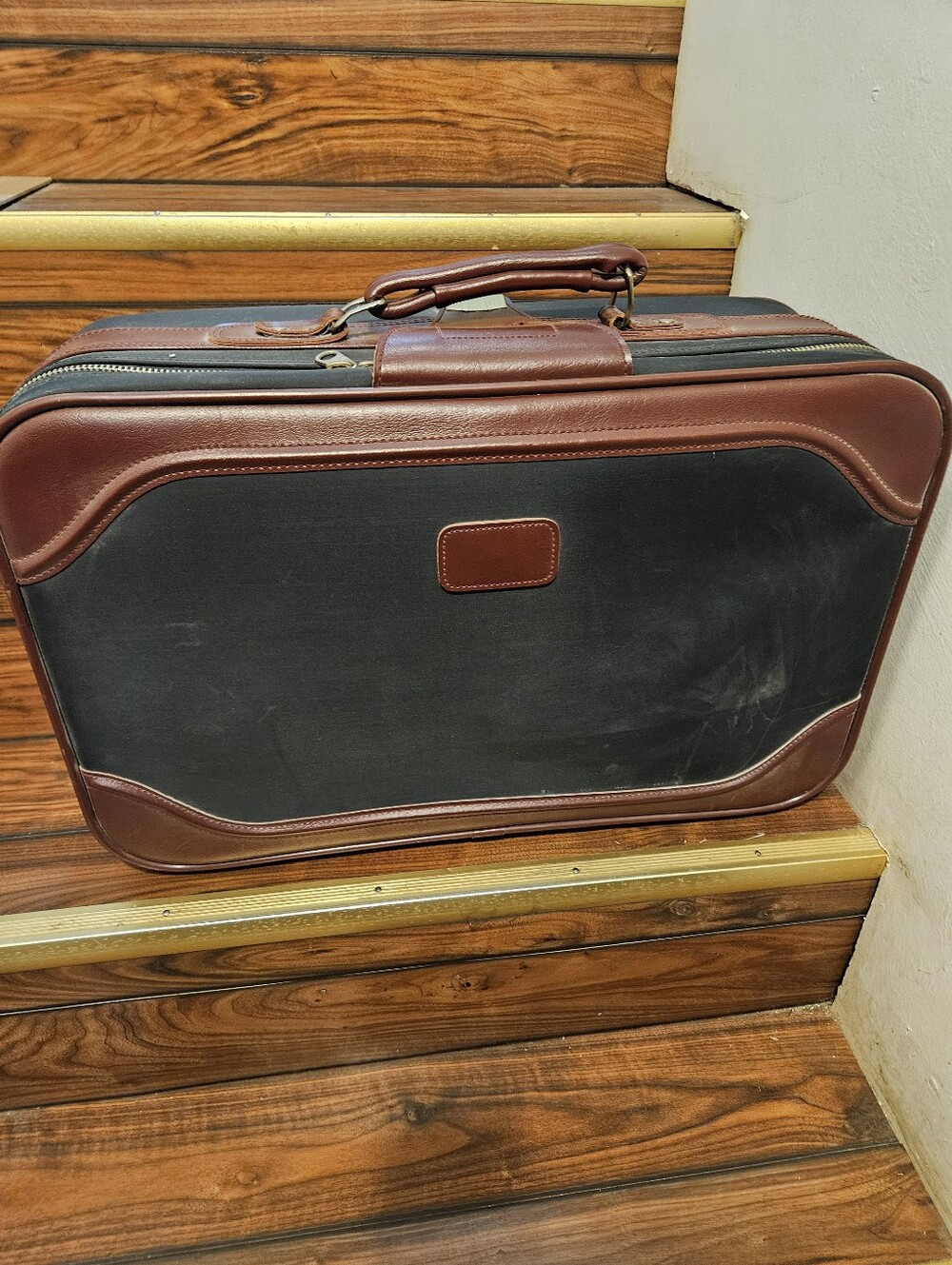 Sears and Goode blacksuitcase with faux leather trim  #travel